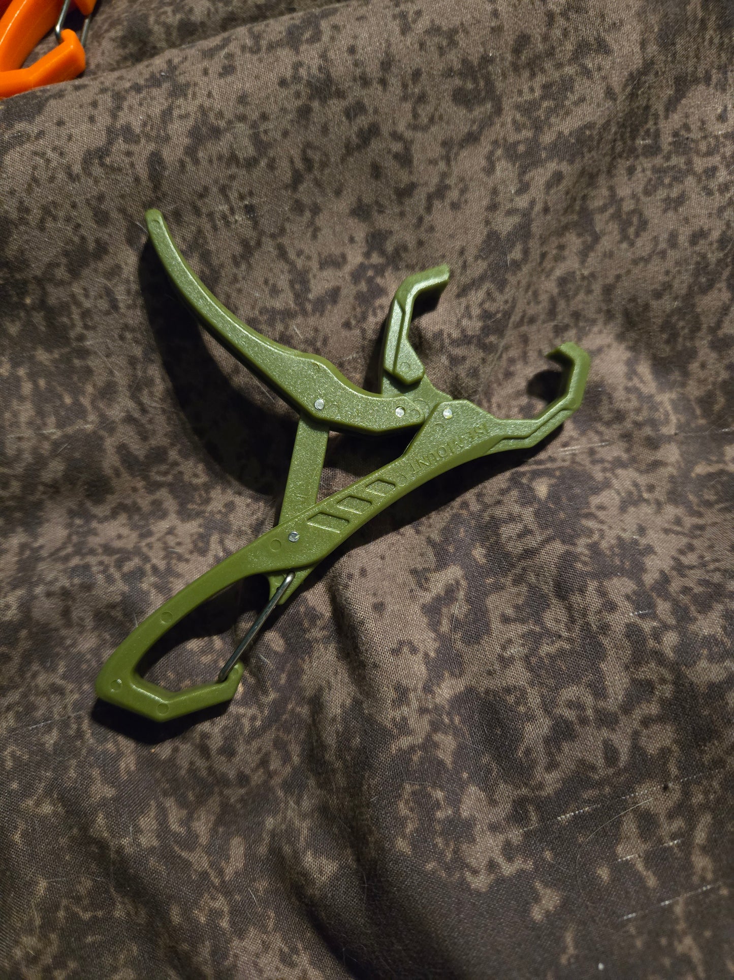 Keychain fish grips