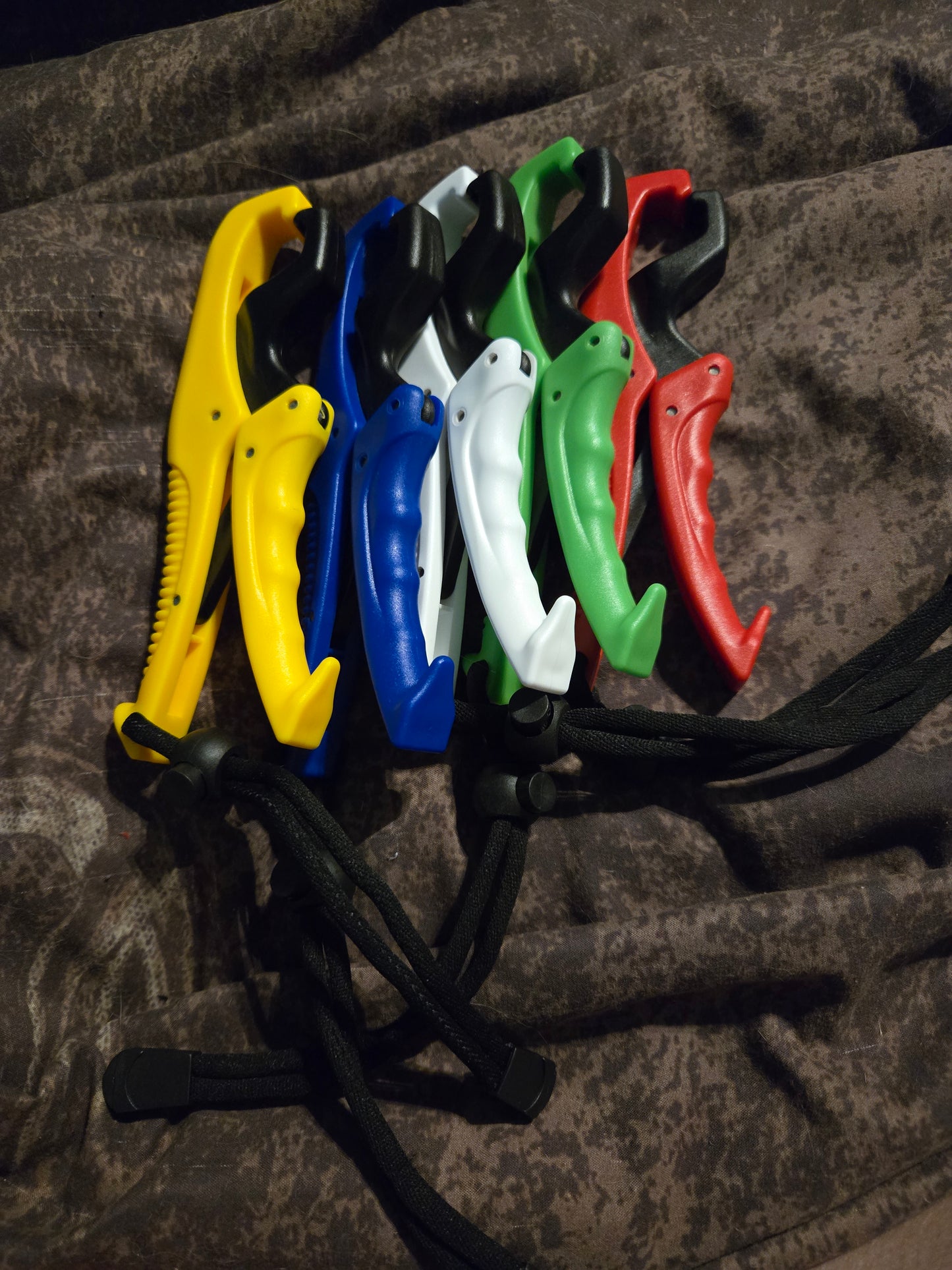 Small fish grips