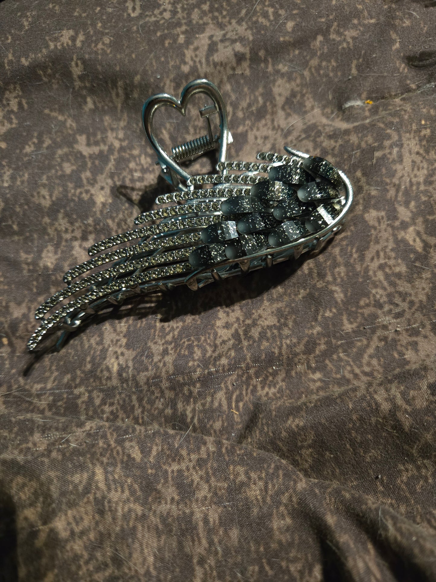 Angel wing hair clip