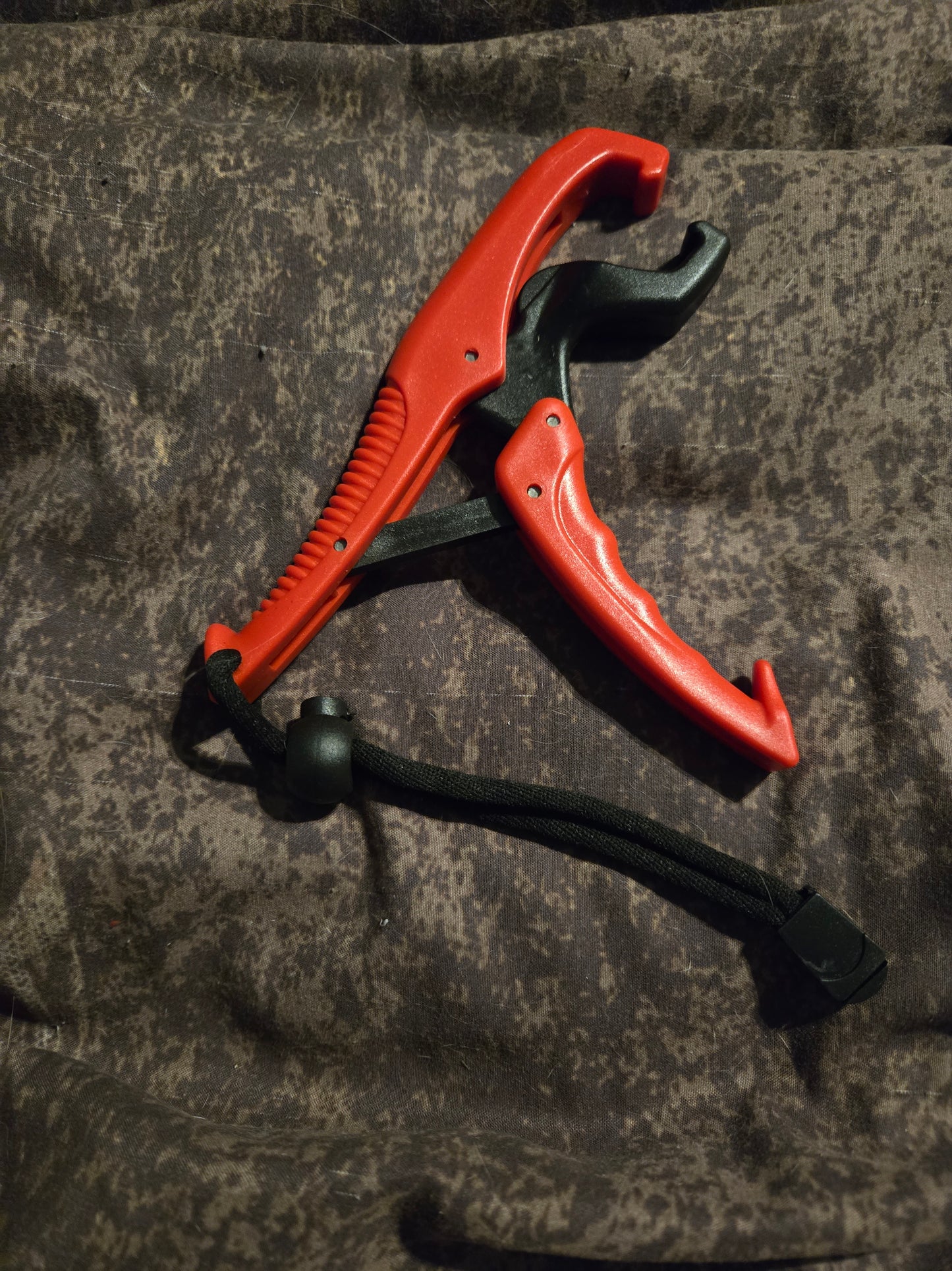 Small fish grips