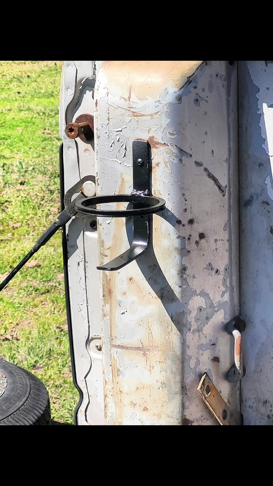 Magnetic drink holders